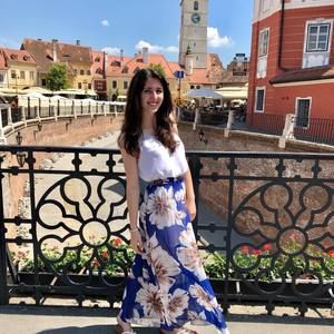 Meet your Posher, Holly